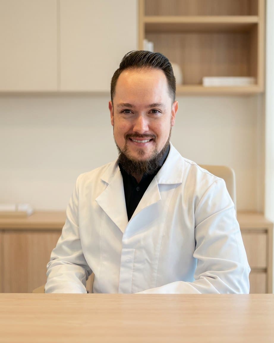 Retrato do médico responsável técnico pelo cuidado clínico da plataforma